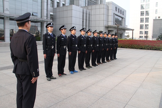 法院司法警察