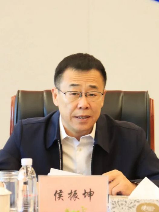侯振坤(大興安嶺林業集團公司大興安嶺古蓮河礦業有限公司黨委書記、董事長) 侯振坤(大興安嶺林業集團公司大興安嶺古蓮河礦業有限公司黨委書記、董事長)