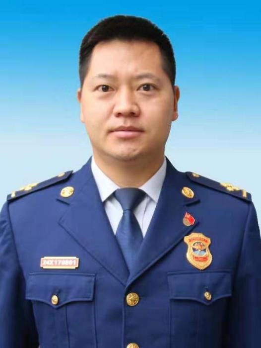 沈松(貴州省冊亨縣應急局黨委委員、冊亨縣消防大隊隊長) 沈松(貴州省冊亨縣應急局黨委委員、冊亨縣消防大隊隊長)