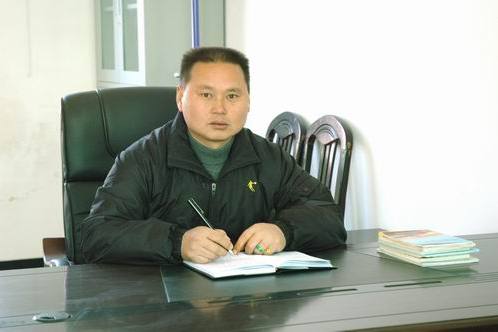 崔海峰(山西省陽泉第二監獄政治處黨委秘書) 崔海峰(山西省陽泉第二監獄政治處黨委秘書)