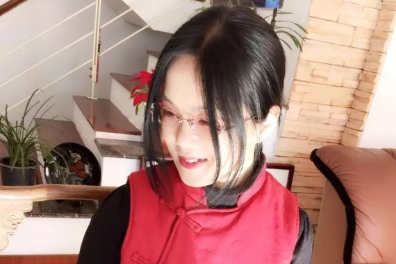 潘溢華