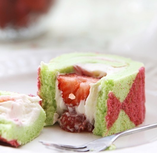草莓班蘭蛋糕卷