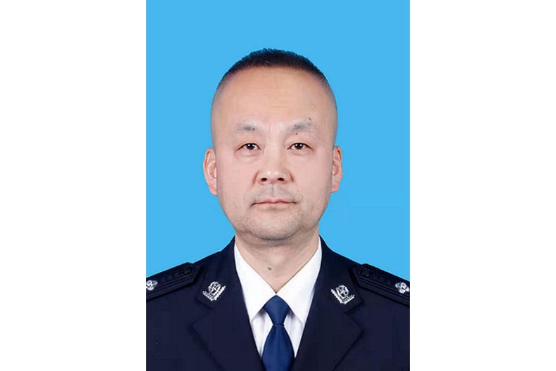 李勇(青海省黃南藏族自治州委常委、統戰部部長、州道安委主任、公安局黨委書記、局長)