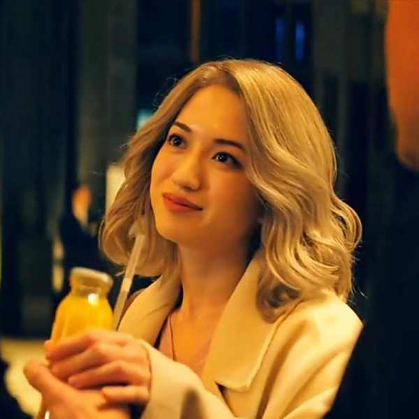 蝴蝶風暴(美國2025年派珀·佩拉博等主演的電視劇) 蝴蝶風暴(美國2025年派珀·佩拉博等主演的電視劇)