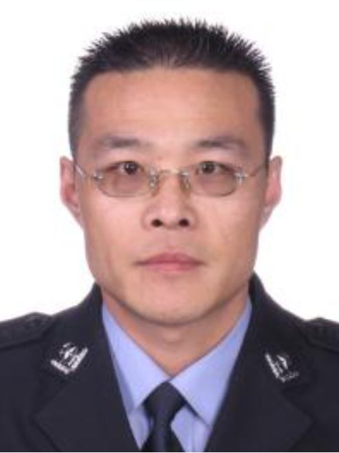 趙向陽(山東省菏澤市鄆城縣公安局交通警察大隊副大隊長) 趙向陽(山東省菏澤市鄆城縣公安局交通警察大隊副大隊長)