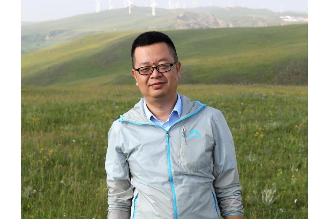 黃浩(新疆大學信息科學與工程學院教授、博士研究生導師) 黃浩(新疆大學信息科學與工程學院教授、博士研究生導師)