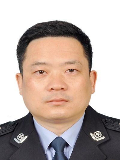 王超(湖北省襄陽市穀城縣公安局黨委副書記、政委)