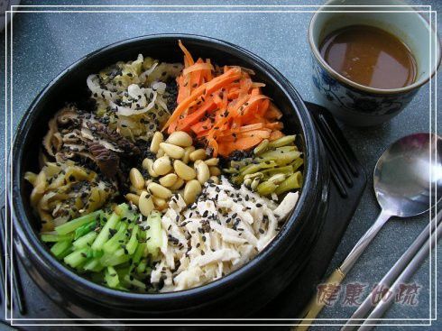 粗糧石鍋拌飯 粗糧石鍋拌飯