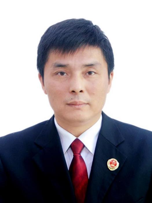 周平(江西省九江市濂溪區人民檢察院黨組成員、專職檢察委員會委員、一級檢察官) 周平(江西省九江市濂溪區人民檢察院黨組成員、專職檢察委員會委員、一級檢察官)