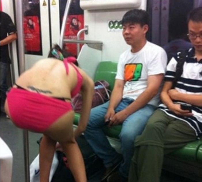更衣女 更衣女