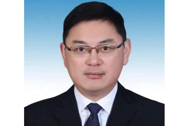 黃飛(南通市崇川區秦灶街道黨工委副書記、辦事處主任) 黃飛(南通市崇川區秦灶街道黨工委副書記、辦事處主任)