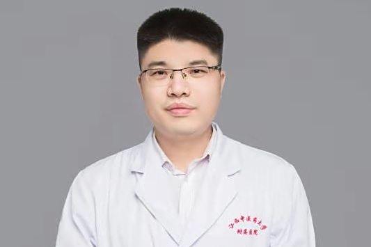 劉海順(江西中醫藥大學附屬醫院副主任醫師,神經內科專家) 劉海順(江西中醫藥大學附屬醫院副主任醫師,神經內科專家)