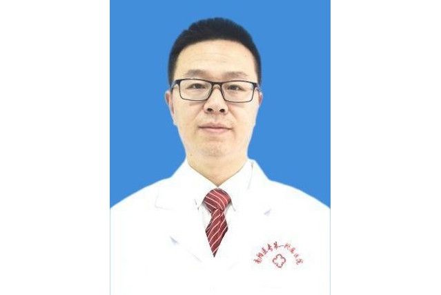 黃緯(南陽市黃氏小兒推拿重點實驗室主任) 黃緯(南陽市黃氏小兒推拿重點實驗室主任)