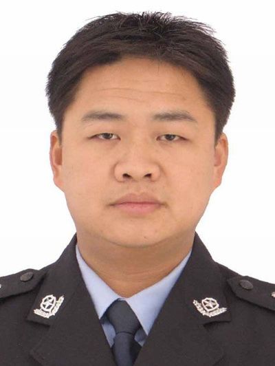 韋剛(貴州省黔西南州望謨縣公安局黨委委員、政工室主任) 韋剛(貴州省黔西南州望謨縣公安局黨委委員、政工室主任)
