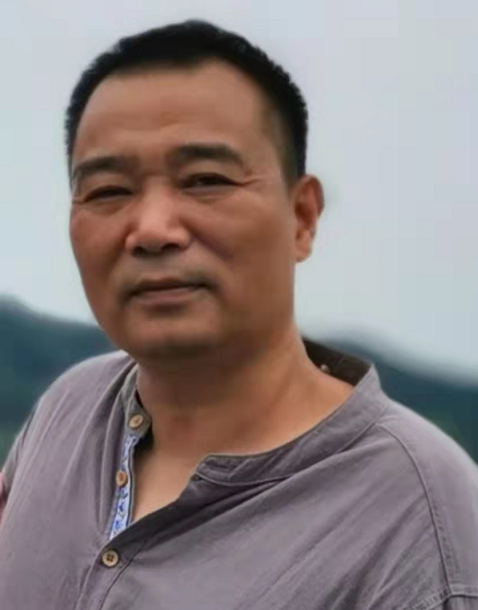 黃文清(福建美協新文藝群體藝術委員會副主任) 黃文清(福建美協新文藝群體藝術委員會副主任)