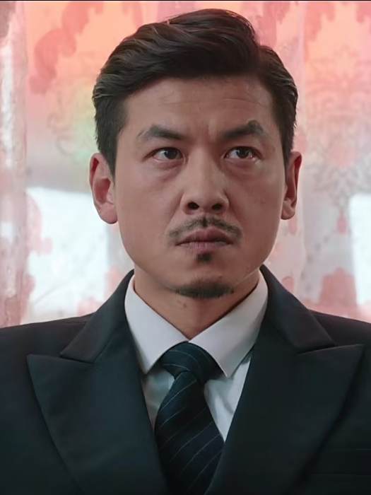 琛哥(電影《孤勇毒戰》中的反派角色,上海灘毒梟) 琛哥(電影《孤勇毒戰》中的反派角色,上海灘毒梟)