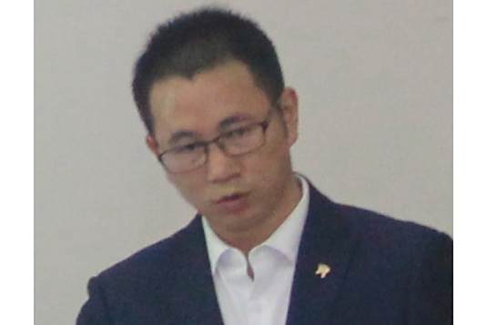 費學海 費學海