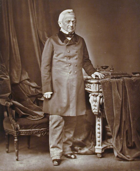 路易-阿道夫·梯也爾(Louis Adolphe Thiers) 路易-阿道夫·梯也爾(Louis Adolphe Thiers)