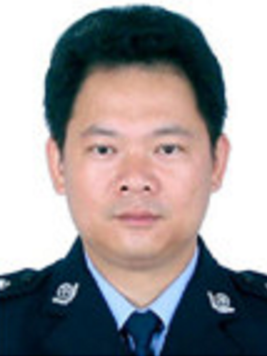 黃家華(廣西北海市公安局交通警察支隊副支隊長) 黃家華(廣西北海市公安局交通警察支隊副支隊長)