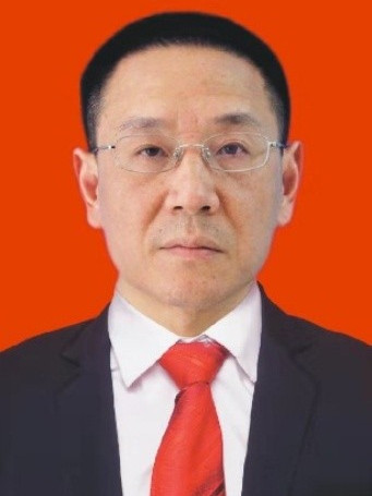 黃澤林(瀘州市政務服務管理局黨組成員、機關黨委書記) 黃澤林(瀘州市政務服務管理局黨組成員、機關黨委書記)