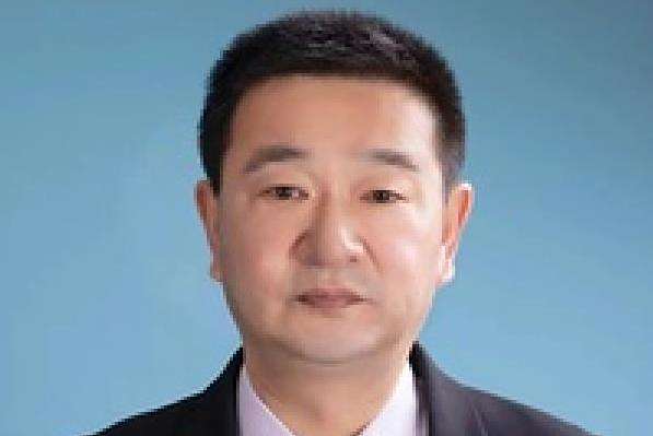 謝軍(海西州殘疾人聯合會黨組成員、副理事長) 謝軍(海西州殘疾人聯合會黨組成員、副理事長)