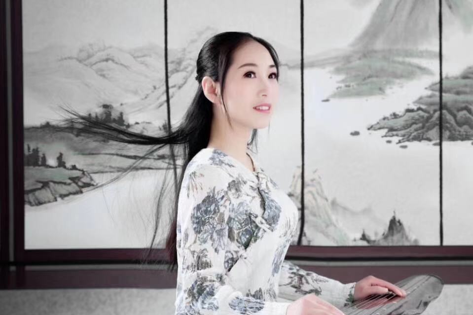 楊明麗(古琴演奏家) 楊明麗(古琴演奏家)