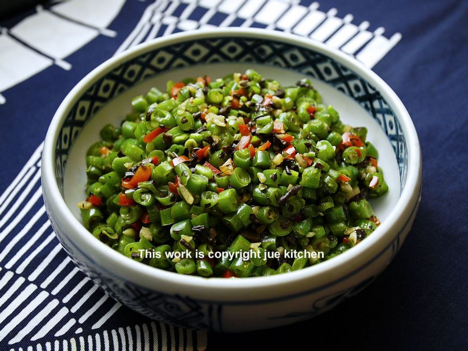 香椿炒豆米 香椿炒豆米