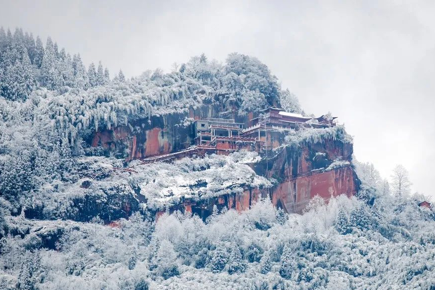 紅岩霽雪 紅岩霽雪
