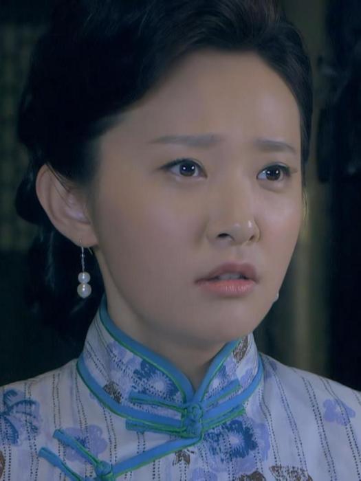 鄭麗萍(抗戰劇《光影》中的角色) 鄭麗萍(抗戰劇《光影》中的角色)