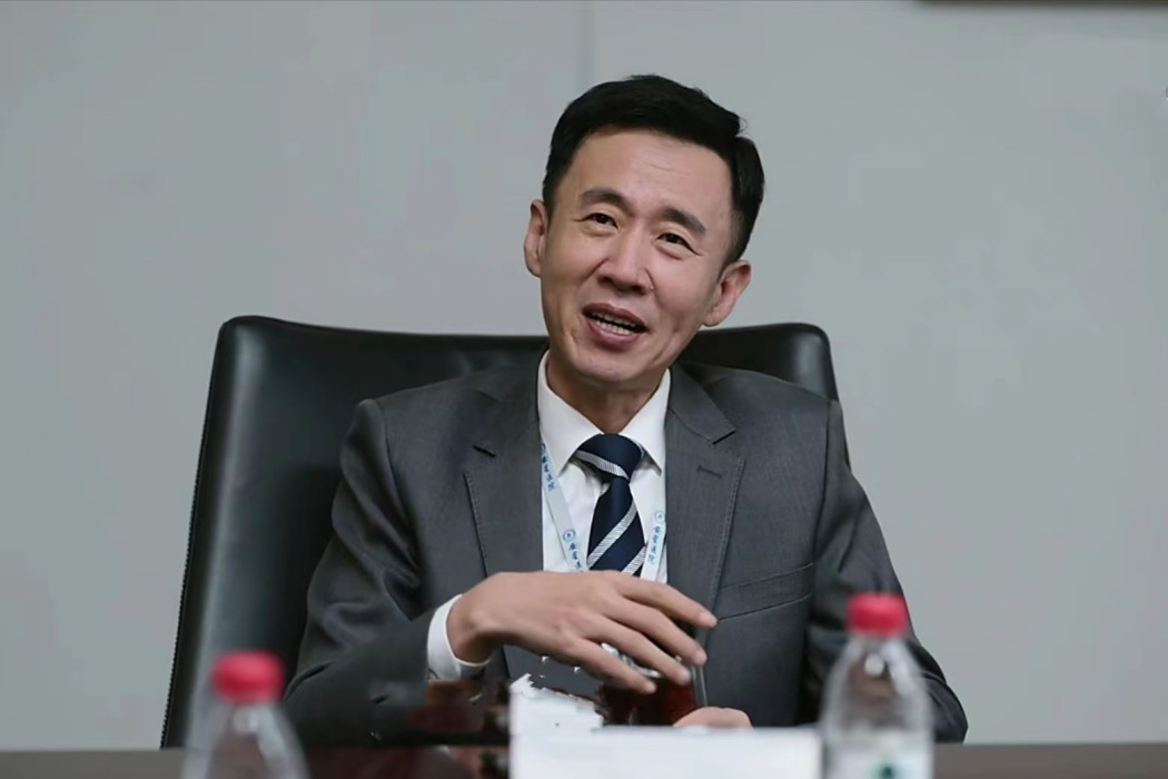 高軒(治癒偶像劇《我可能遇到了救星》男配角。) 高軒(治癒偶像劇《我可能遇到了救星》男配角。)