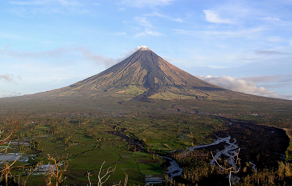 噴發後的馬榮火山