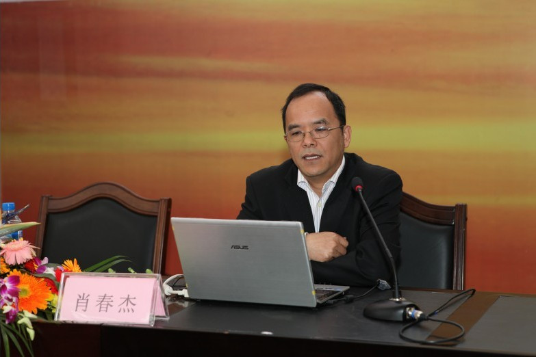 肖春傑(雲南大學醫學院常務副院長、遺傳學教授)