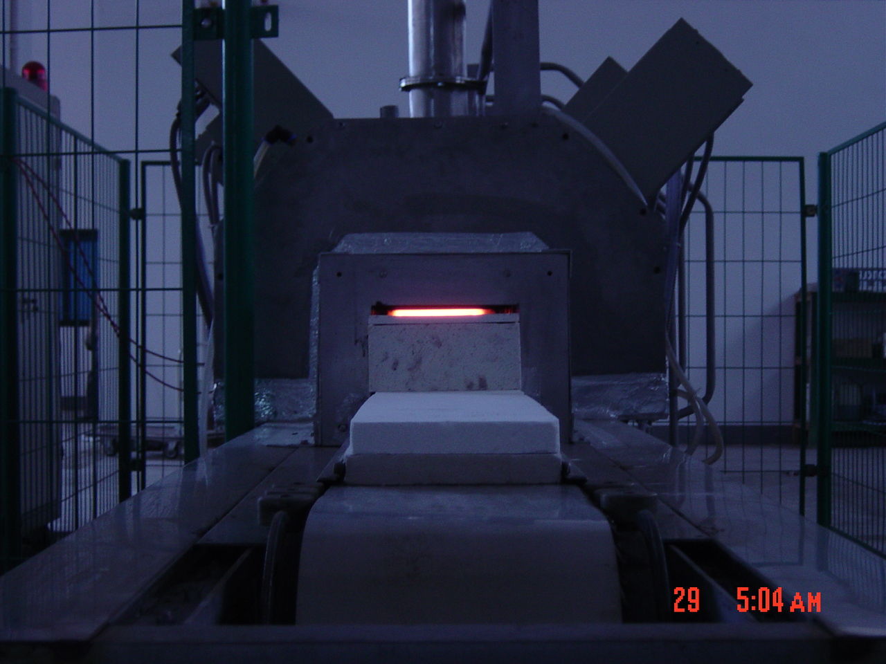 synotherm工業微波燒結磁性材料現場