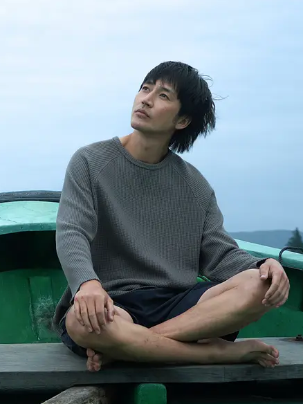 小方(電影《紅色衝浪板》中的主要角色,由許偉豪和黃毅飾演) 小方(電影《紅色衝浪板》中的主要角色,由許偉豪和黃毅飾演)