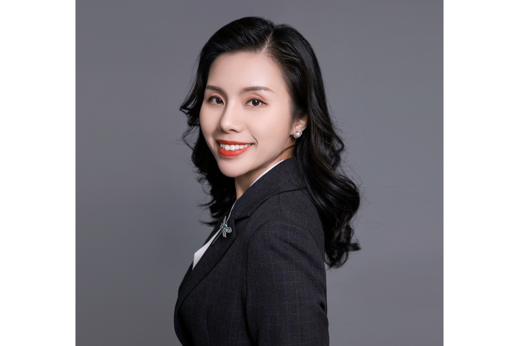 向靜(貴州省工商聯副主席;貴州雲上鯤鵬董事長;拓維信息高級副總裁) 向靜(貴州省工商聯副主席;貴州雲上鯤鵬董事長;拓維信息高級副總裁)
