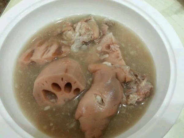 豬蹄芸豆蓮藕湯