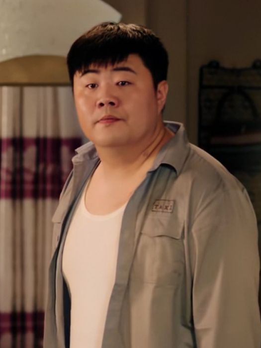楊大偉(黑色喜劇片《四平青年之三傻罪途》中的角色) 楊大偉(黑色喜劇片《四平青年之三傻罪途》中的角色)