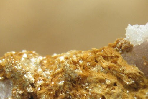 黃鉀鐵礬(jarosite)