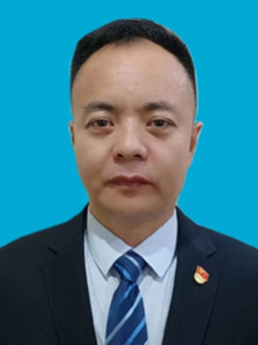 盧志(安徽省宿州市泗縣人民政府辦公室黨組成員、營商環境服務中心主任) 盧志(安徽省宿州市泗縣人民政府辦公室黨組成員、營商環境服務中心主任)