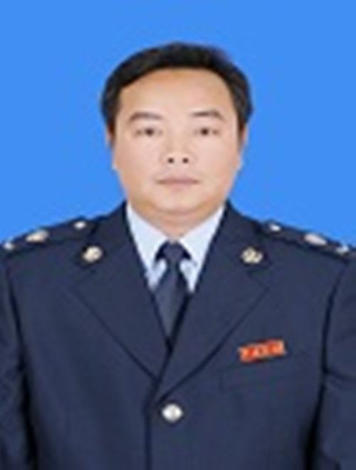 梁啟文(國家稅務總局清遠市清城區稅務局副局長) 梁啟文(國家稅務總局清遠市清城區稅務局副局長)