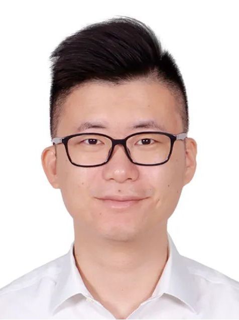 傅騰龍(廣州文欣創業教育投資有限公司執行董事、澳酷文化傳播有限公司聯合創辦人) 傅騰龍(廣州文欣創業教育投資有限公司執行董事、澳酷文化傳播有限公司聯合創辦人)