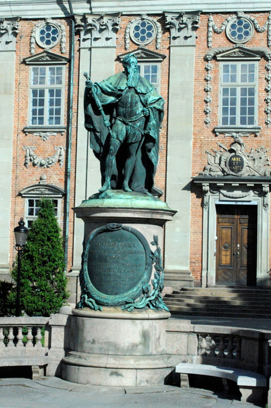 瑞典貴族院前的古斯塔夫二世雕像