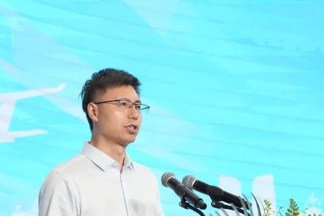 嚴兵(重慶市廣電局黨組書記、局長,市委宣傳部副部長) 嚴兵(重慶市廣電局黨組書記、局長,市委宣傳部副部長)
