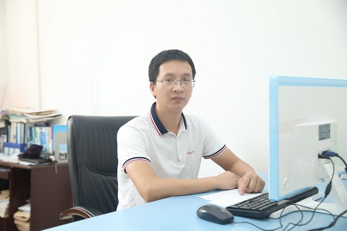 黎志勇(大學副教授) 黎志勇(大學副教授)