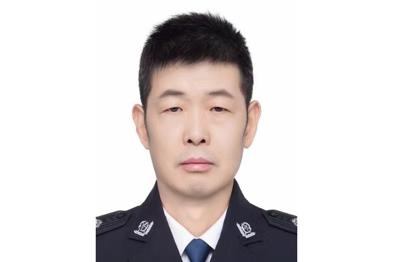 張宏發(現任西藏自治區公安廳黨委委員、自治區紀委監委駐自治區公安廳紀檢監察組組長) 張宏發(現任西藏自治區公安廳黨委委員、自治區紀委監委駐自治區公安廳紀檢監察組組長)