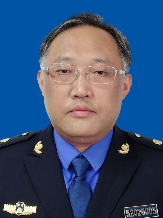 錢軍(遵義市綜合行政執法局黨委委員、副局長) 錢軍(遵義市綜合行政執法局黨委委員、副局長)