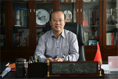 內蒙古自治區文化廳黨組成員、副廳長