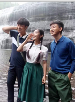 魏鵬(中國內地影視男演員、歌手、主持人、編劇) 魏鵬(中國內地影視男演員、歌手、主持人、編劇)