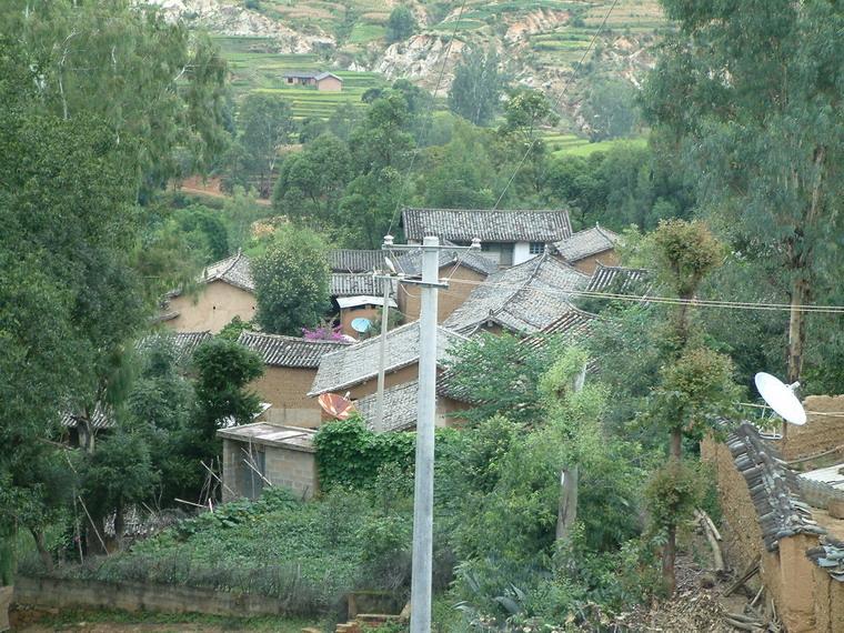 左家村(雲南省牟定縣戌街鄉左家村) 左家村(雲南省牟定縣戌街鄉左家村)