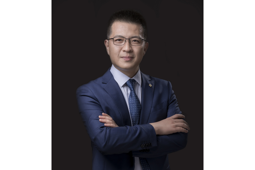 丁常亮(太原齊雅口腔醫院院長) 丁常亮(太原齊雅口腔醫院院長)